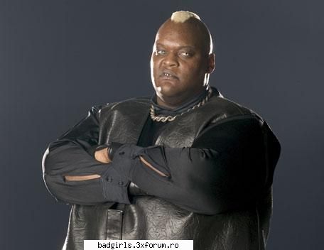 Poze si kteva cuvinte despre cei mai cunoscuti wrestleri - Name: Viscera Height: 6 foot 9 Weight - Wrestling